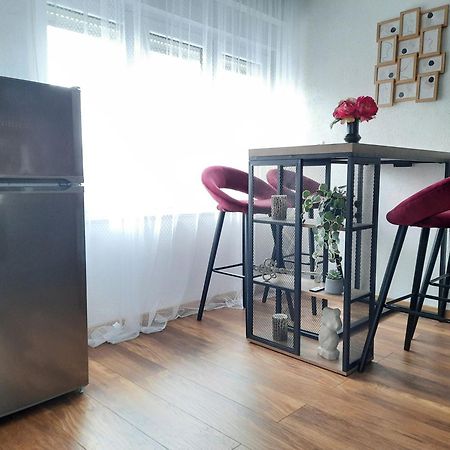 Apartman Twins Self Check In & Self Check Out Otočac Esterno foto