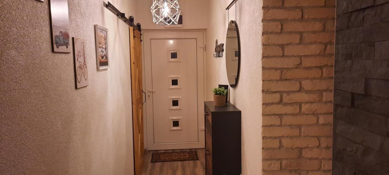 Apartman Twins Self Check In & Self Check Out Otočac Esterno foto