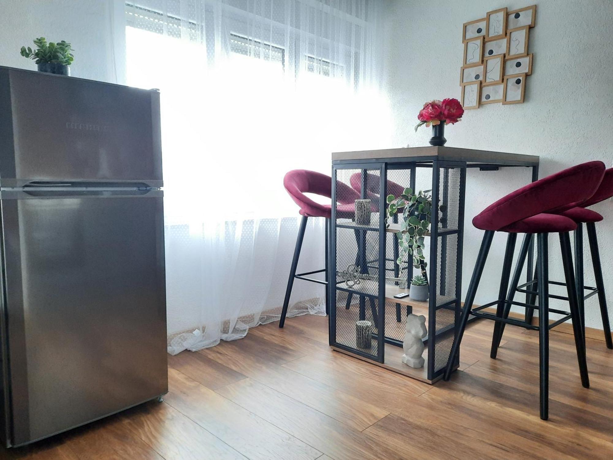 Apartman Twins Self Check In & Self Check Out Otočac Esterno foto