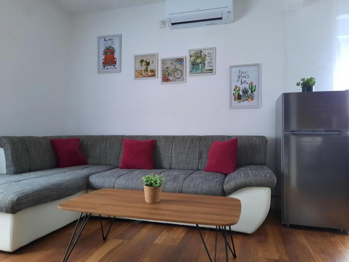Apartman Twins Self Check In & Self Check Out Otočac Esterno foto