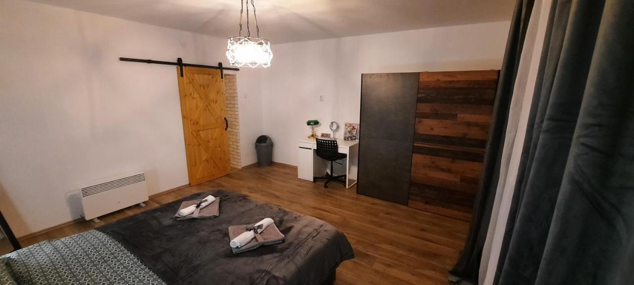 Apartman Twins Self Check In & Self Check Out Otočac Esterno foto