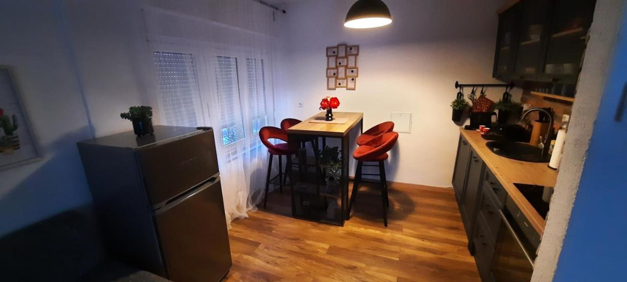 Apartman Twins Self Check In & Self Check Out Otočac Esterno foto