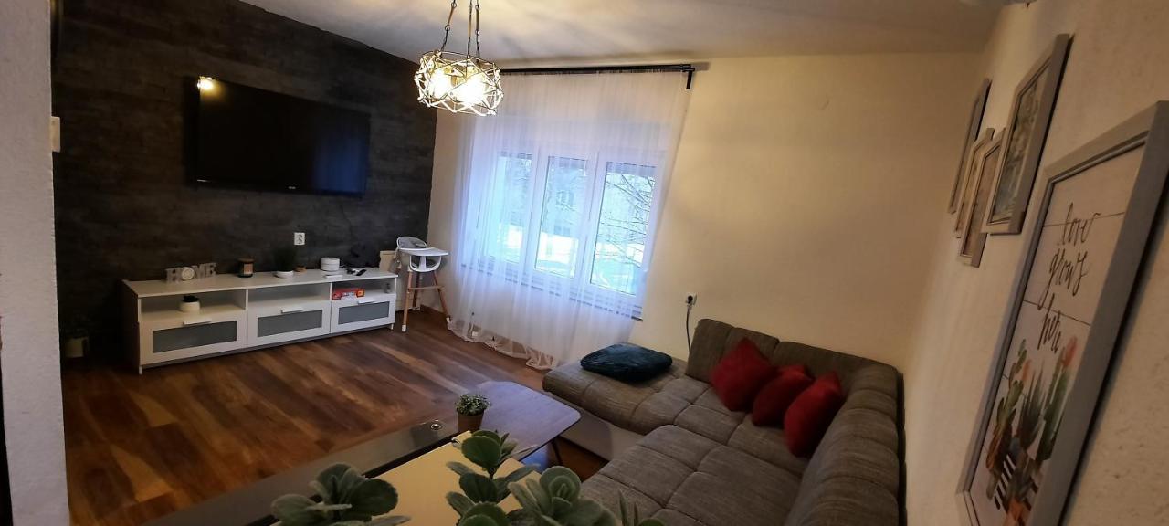 Apartman Twins Self Check In & Self Check Out Otočac Esterno foto
