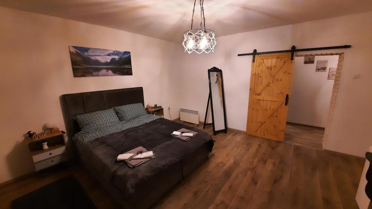 Apartman Twins Self Check In & Self Check Out Otočac Esterno foto