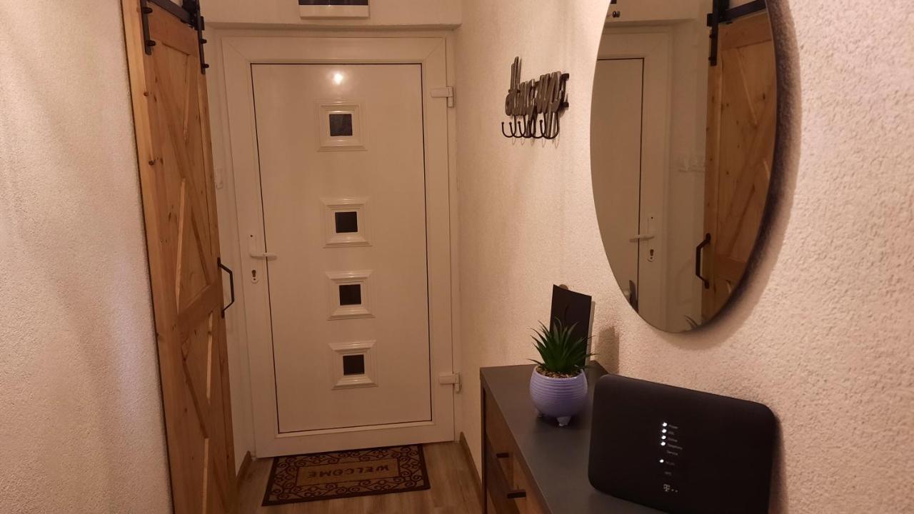 Apartman Twins Self Check In & Self Check Out Otočac Esterno foto