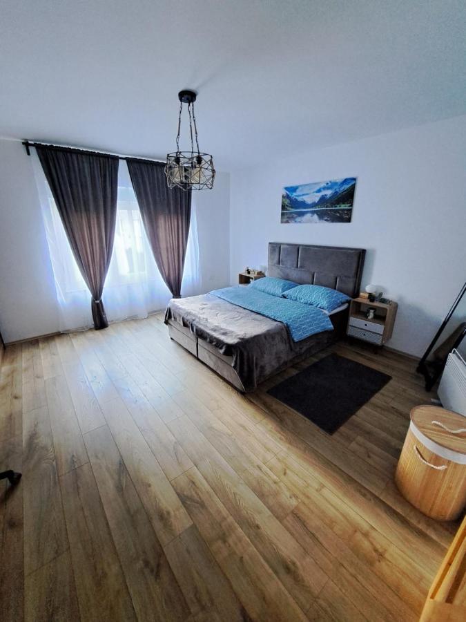 Apartman Twins Self Check In & Self Check Out Otočac Esterno foto