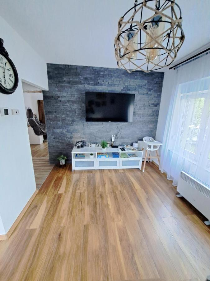 Apartman Twins Self Check In & Self Check Out Otočac Esterno foto